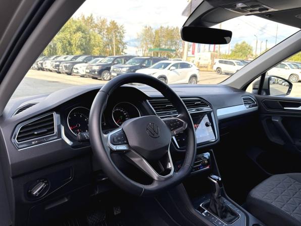 Volkswagen Tiguan II Рестайлинг с пробегом 2021 года, цена 2 890 000 рублей, 62309 км, внедорожник, Автокод Объявления