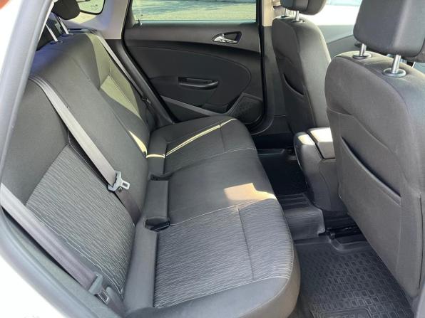 Opel Astra J Рестайлинг с пробегом 2014 года, цена 1 075 400 рублей, 109000 км, седан, Автокод Объявления