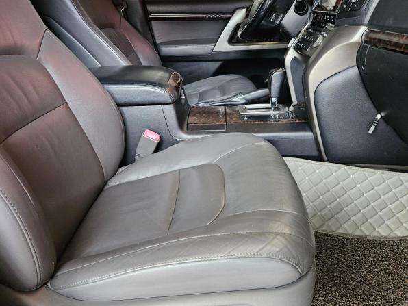 Toyota Land Cruiser 200 Series с пробегом 2009 года, цена 2 950 000 рублей, 260000 км, внедорожник, Автокод Объявления