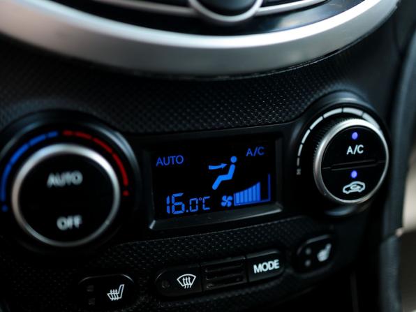 Hyundai Solaris I Рестайлинг с пробегом 2016 года, цена 999 000 рублей, 107000 км, седан, Автокод Объявления