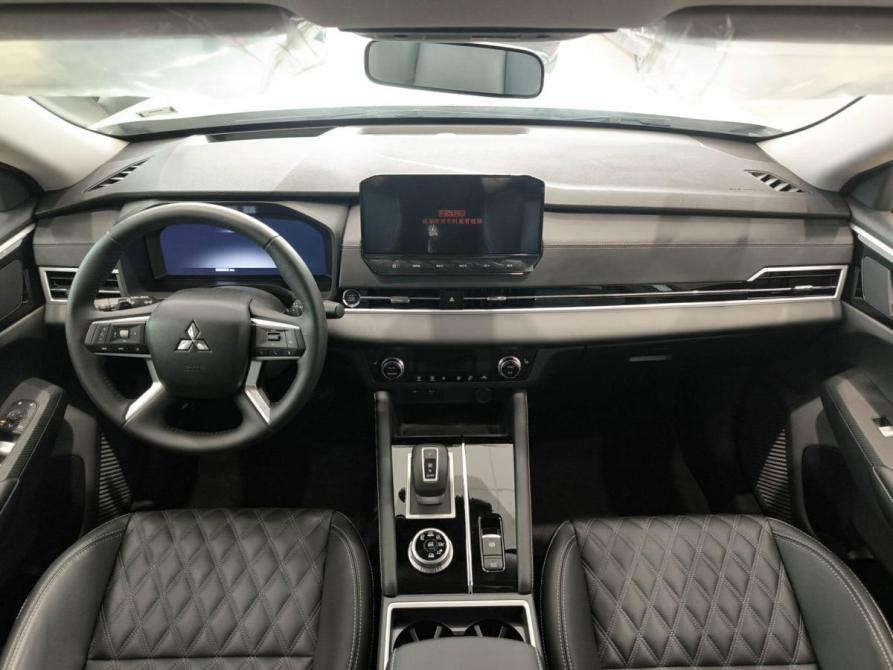 Mitsubishi Outlander IV Казань  - изображение 17