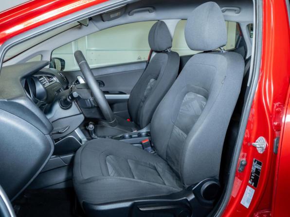 Kia Ceed II Рестайлинг с пробегом 2016 года, цена 960 000 рублей, 250178 км, хэтчбек, Автокод Объявления