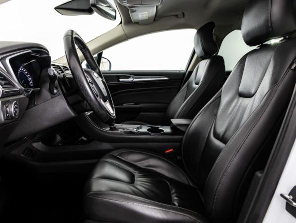 Ford Mondeo V с пробегом 2017 года, цена 1 599 000 рублей, 160588 км, седан, Автокод Объявления