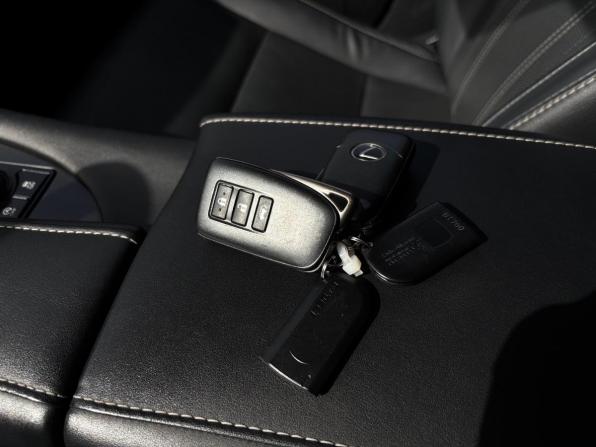 Lexus RX IV с пробегом 2019 года, цена 4 000 000 рублей, 129655 км, внедорожник, Автокод Объявления