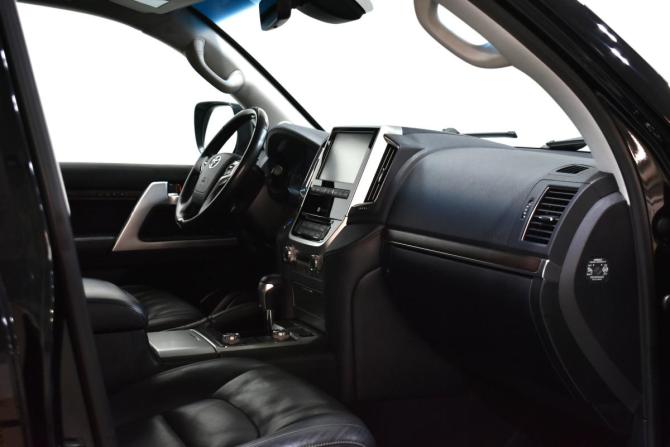 Toyota Land Cruiser 200 Series Рестайлинг 2 с пробегом 2019 года, цена 7 868 000 рублей, 95837 км, внедорожник, Автокод Объявления