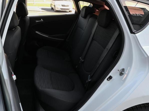 Hyundai Solaris I Рестайлинг с пробегом 2014 года, цена 859 000 рублей, 174574 км, хэтчбек, Автокод Объявления