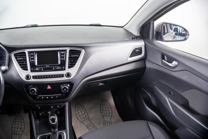 Hyundai Solaris II с пробегом 2019 года, цена 1 339 000 рублей, 182000 км, седан, Автокод Объявления