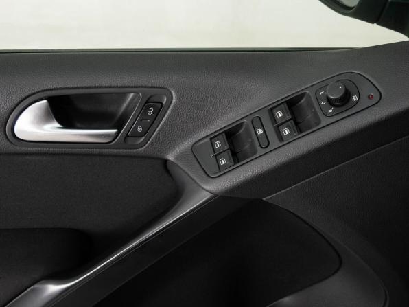 Volkswagen Tiguan I Рестайлинг с пробегом 2013 года, цена 1 550 000 рублей, 197126 км, внедорожник, Автокод Объявления