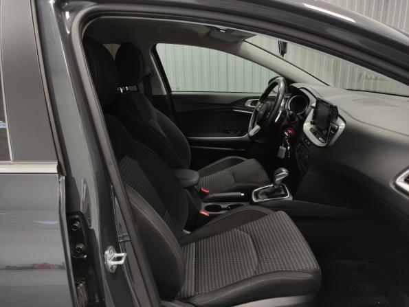 Kia Ceed III Рестайлинг с пробегом 2022 года, цена 2 100 000 рублей, 51600 км, хэтчбек, Автокод Объявления