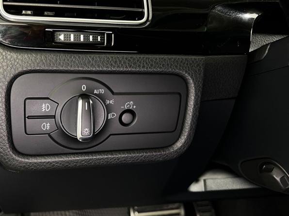 Volkswagen Touareg II Рестайлинг с пробегом 2015 года, цена 3 290 000 рублей, 150000 км, внедорожник, Автокод Объявления