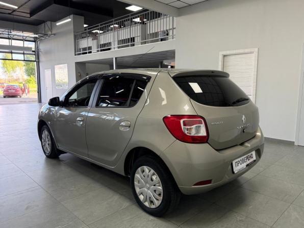 Renault Sandero II с пробегом 2015 года, цена 720 000 рублей, 152350 км, хэтчбек, Автокод Объявления
