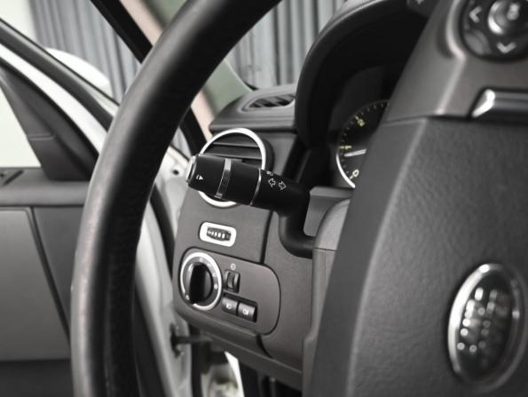 Land Rover Discovery IV Рестайлинг с пробегом 2015 года, цена 2 495 000 рублей, 147503 км, внедорожник, Автокод Объявления