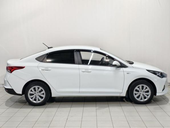 Hyundai Solaris II Рестайлинг с пробегом 2020 года, цена 1 383 700 рублей, 93189 км, седан, Автокод Объявления