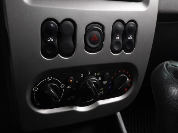 Renault Logan I Рестайлинг с пробегом 2012 года, цена 479 000 рублей, 217845 км, седан, Автокод Объявления