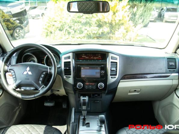 Mitsubishi Pajero IV Рестайлинг 2 с пробегом 2017 года, цена 2 798 000 рублей, 129254 км, внедорожник, Автокод Объявления