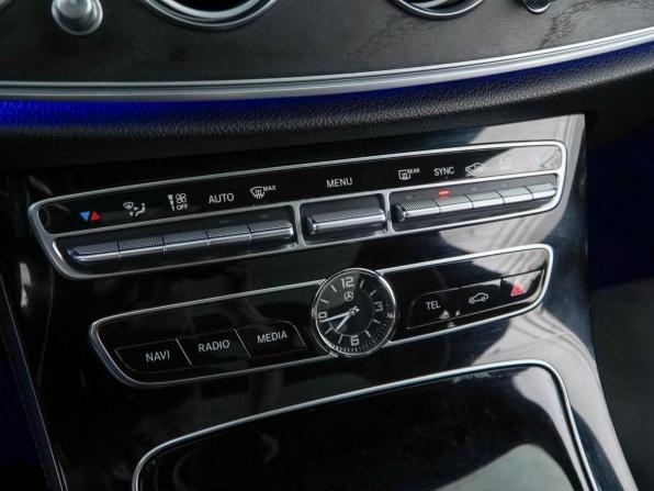 Mercedes-Benz E-Класс V (W213 S213 C238) с пробегом 2017 года, цена 3 347 051 рубль, 108401 км, седан, Автокод Объявления