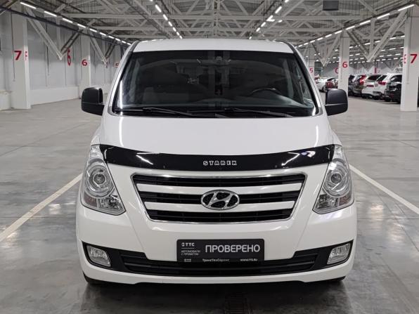 Hyundai H-1 II Рестайлинг с пробегом 2015 года, цена 1 699 000 рублей, 281157 км, минивэн, Автокод Объявления
