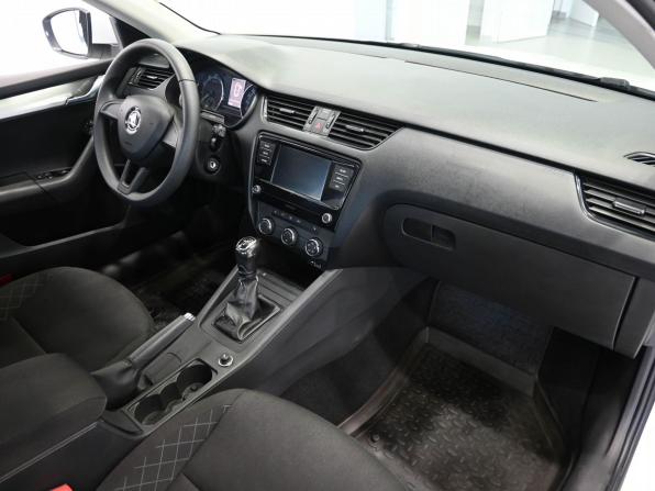 Skoda Octavia III (A7) Рестайлинг с пробегом 2019 года, цена 1 649 900 рублей, 117125 км, лифтбек, Автокод Объявления