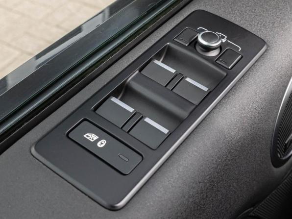 Land Rover Discovery V Рестайлинг с пробегом 2020 года, цена 4 070 000 рублей, 414068 км, внедорожник, Автокод Объявления