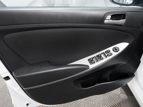 Hyundai Solaris I Рестайлинг с пробегом 2016 года, цена 696 000 рублей, 198898 км, седан, Автокод Объявления