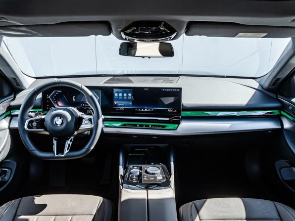 BMW 5 серии VIII (G60/G61/G68) с пробегом 2025 года, цена 8 490 000 рублей, 509 км, седан, Автокод Объявления