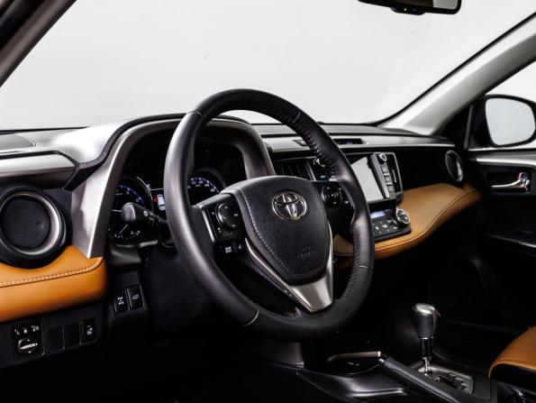 Toyota RAV4 IV (XA40) Рестайлинг с пробегом 2017 года, цена 2 529 000 рублей, 55592 км, внедорожник, Автокод Объявления