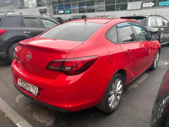 Opel Astra J Рестайлинг с пробегом 2013 года, цена 559 000 рублей, 239000 км, седан, Автокод Объявления