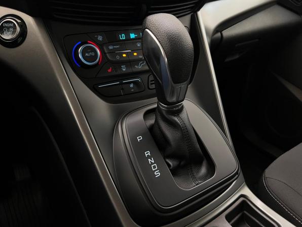 Ford Kuga II Рестайлинг с пробегом 2018 года, цена 1 700 000 рублей, 113000 км, внедорожник, Автокод Объявления