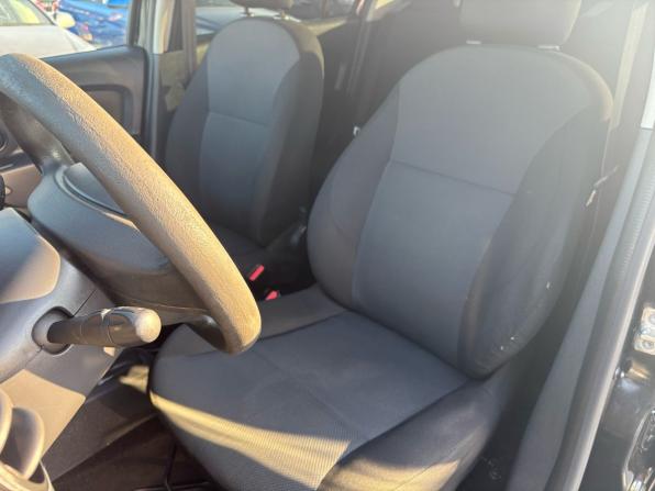 Renault Logan II с пробегом 2015 года, цена 669 000 рублей, 68229 км, седан, Автокод Объявления
