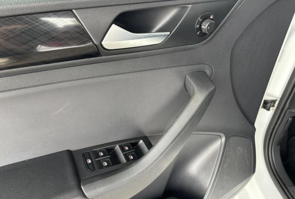 Volkswagen Polo VI Киров  - изображение 17