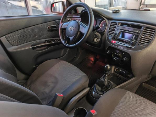 Kia Rio II Рестайлинг с пробегом 2010 года, цена 369 000 рублей, 270000 км, хэтчбек, Автокод Объявления