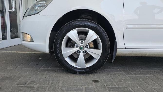 Skoda Octavia II (A5) Рестайлинг с пробегом 2013 года, цена 1 069 000 рублей, 148000 км, лифтбек, Автокод Объявления