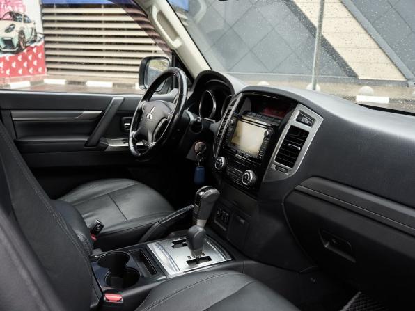 Mitsubishi Pajero IV Рестайлинг 2 с пробегом 2015 года, цена 2 974 000 рублей, 128818 км, внедорожник, Автокод Объявления