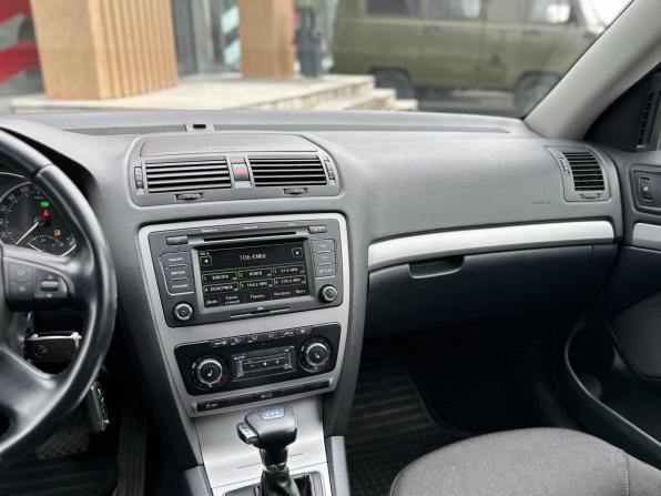 Skoda Octavia II (A5) Рестайлинг с пробегом 2011 года, цена 779 000 рублей, 183560 км, лифтбек, Автокод Объявления