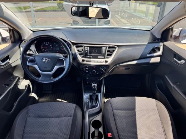 Hyundai Solaris II с пробегом 2018 года, цена 1 290 000 рублей, 176151 км, седан, Автокод Объявления
