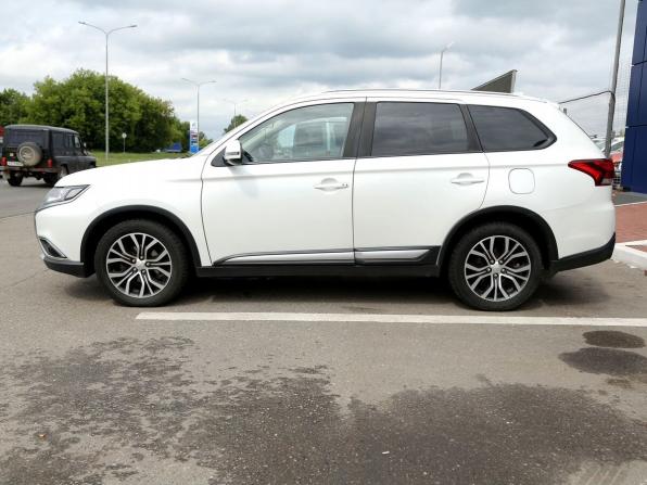Mitsubishi Outlander III Рестайлинг 3 с пробегом 2018 года, цена 2 122 000 рублей, 113000 км, внедорожник, Автокод Объявления