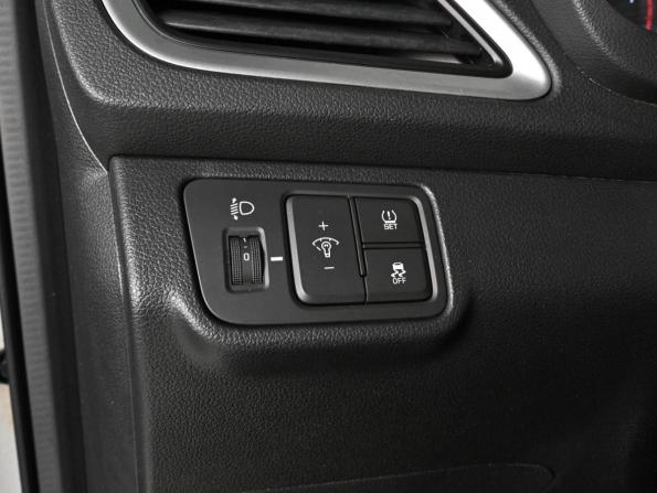 Hyundai Solaris II с пробегом 2017 года, цена 1 329 000 рублей, 102557 км, седан, Автокод Объявления