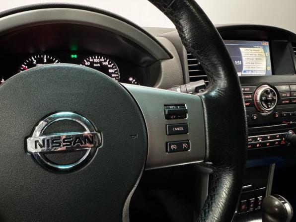 Nissan Pathfinder III Рестайлинг с пробегом 2011 года, цена 1 370 000 рублей, 303500 км, внедорожник, Автокод Объявления