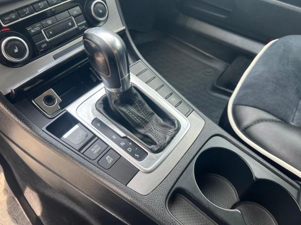 Volkswagen Passat B7 с пробегом 2011 года, цена 1 069 100 рублей, 200037 км, седан, Автокод Объявления