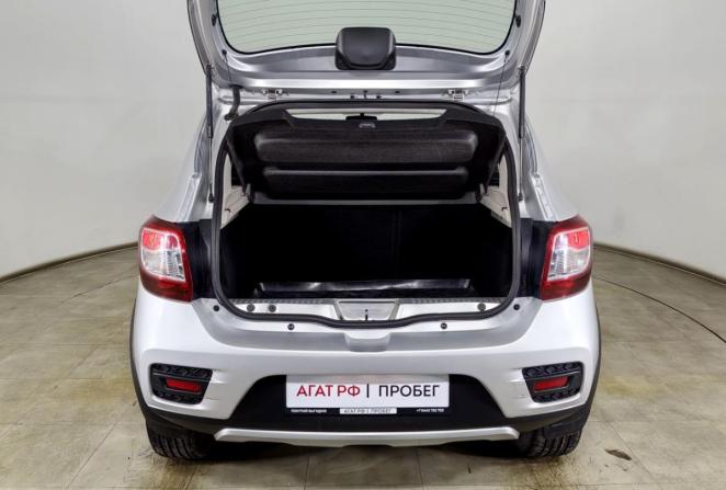Renault Sandero II с пробегом 2015 года, цена 880 000 рублей, 105443 км, хэтчбек, Автокод Объявления