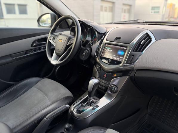 Chevrolet Cruze I Рестайлинг с пробегом 2013 года, цена 660 000 рублей, 234308 км, хэтчбек, Автокод Объявления