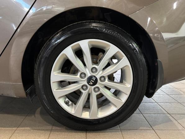 Kia Ceed II Рестайлинг с пробегом 2017 года, цена 1 499 000 рублей, 67850 км, универсал, Автокод Объявления