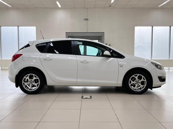 Opel Astra J Рестайлинг с пробегом 2013 года, цена 785 000 рублей, 113325 км, хэтчбек, Автокод Объявления