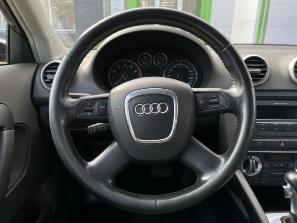 Audi A3 II (8P) Рестайлинг 2 с пробегом 2009 года, цена 595 000 рублей, 292744 км, хэтчбек, Автокод Объявления