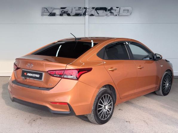 Hyundai Solaris II с пробегом 2019 года, цена 1 289 000 рублей, 53690 км, седан, Автокод Объявления