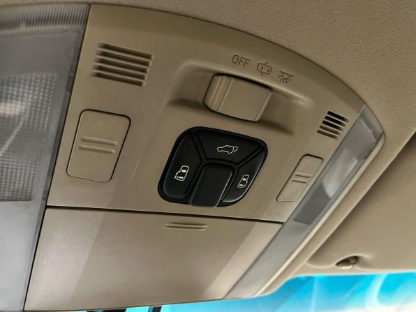 Toyota Alphard II с пробегом 2012 года, цена 2 170 000 рублей, 235281 км, минивэн, Автокод Объявления