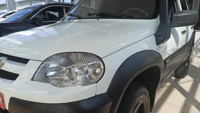 Chevrolet Niva I Рестайлинг с пробегом 2015 года, цена 589 000 рублей, 144000 км, внедорожник, Автокод Объявления