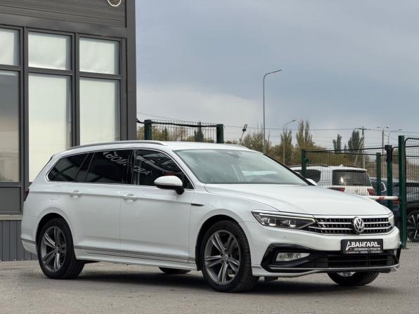 Volkswagen Passat B8 Рестайлинг с пробегом 2019 года, цена 2 749 000 рублей, 172000 км, универсал, Автокод Объявления