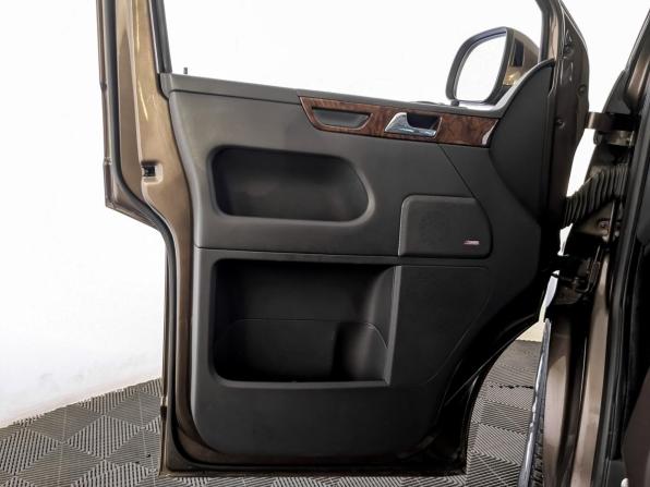 Volkswagen Multivan T5 Рестайлинг с пробегом 2012 года, цена 2 850 000 рублей, 122609 км, минивэн, Автокод Объявления