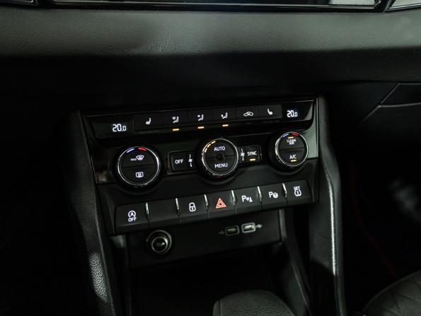 Skoda Karoq I с пробегом 2020 года, цена 2 349 700 рублей, 90311 км, внедорожник, Автокод Объявления